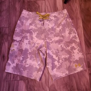 Under Armour Storm Hybrid Board Shorts size 30